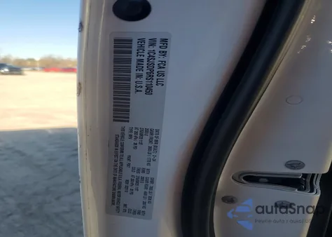 2024 Jeep Wagoneer L Series Iii z USA, uszkodzony, nr VIN 1C4SJSDP6RS110450